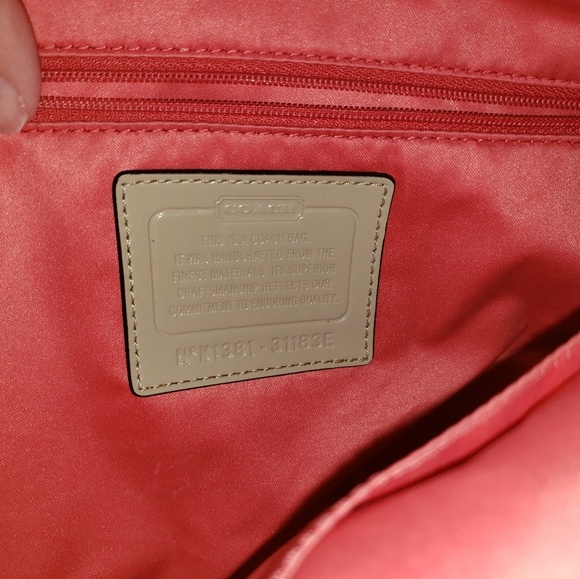 Spring Coach purse - Picture 3 of 4